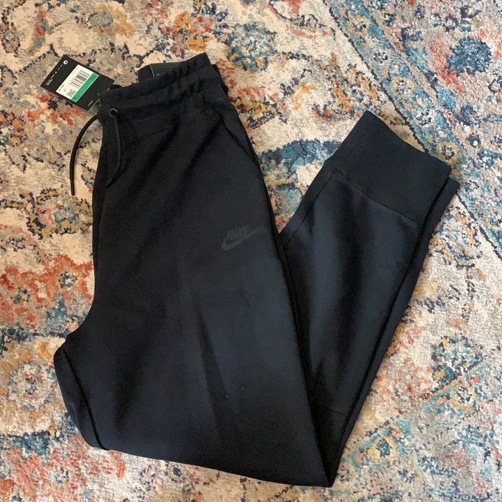 Nike joggers NWT